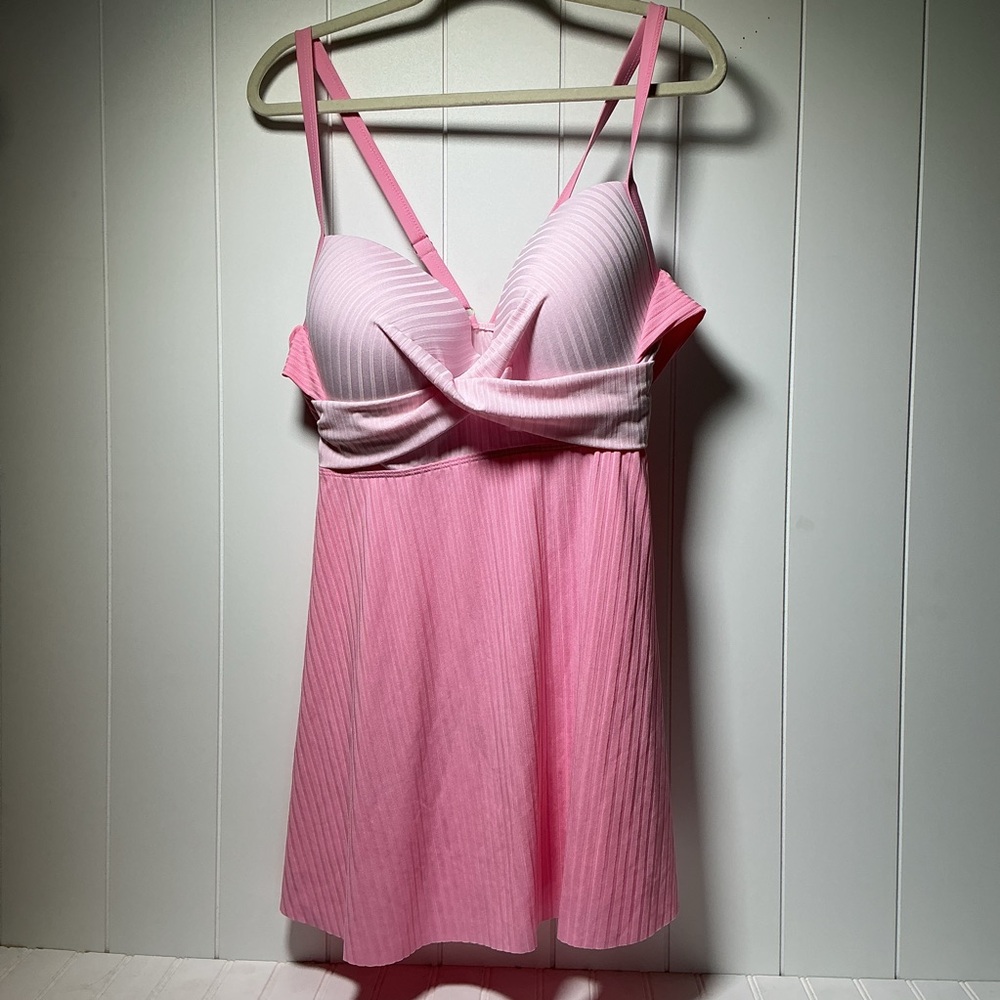 Unbranded Swim Tankini Women's Size 4XL Criss Cross Adjustable Straps Top Only